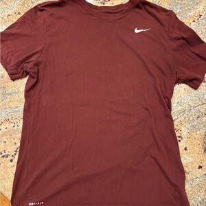 Nike dri fit short sleeve t- shirt, size L